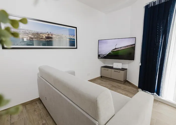 Seabreeze Flat 4 By Homely Malta! *