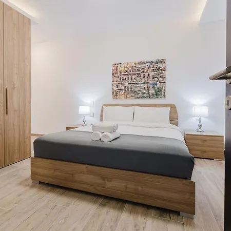 Seabreeze Flat 4 By Homely Malta! Daire St. Paul's Bay