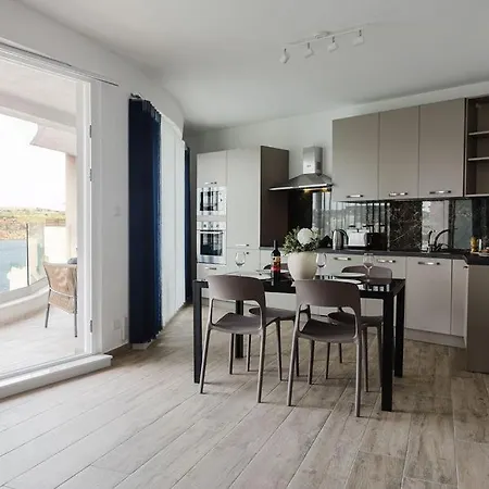 Seabreeze Flat 4 By Homely Malta!